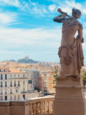Vue sur Marseille et Notre Dame de la Garde depuis le Palais Longchamp